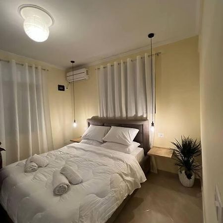 Villa Oleandro Tiranë Luaran gambar